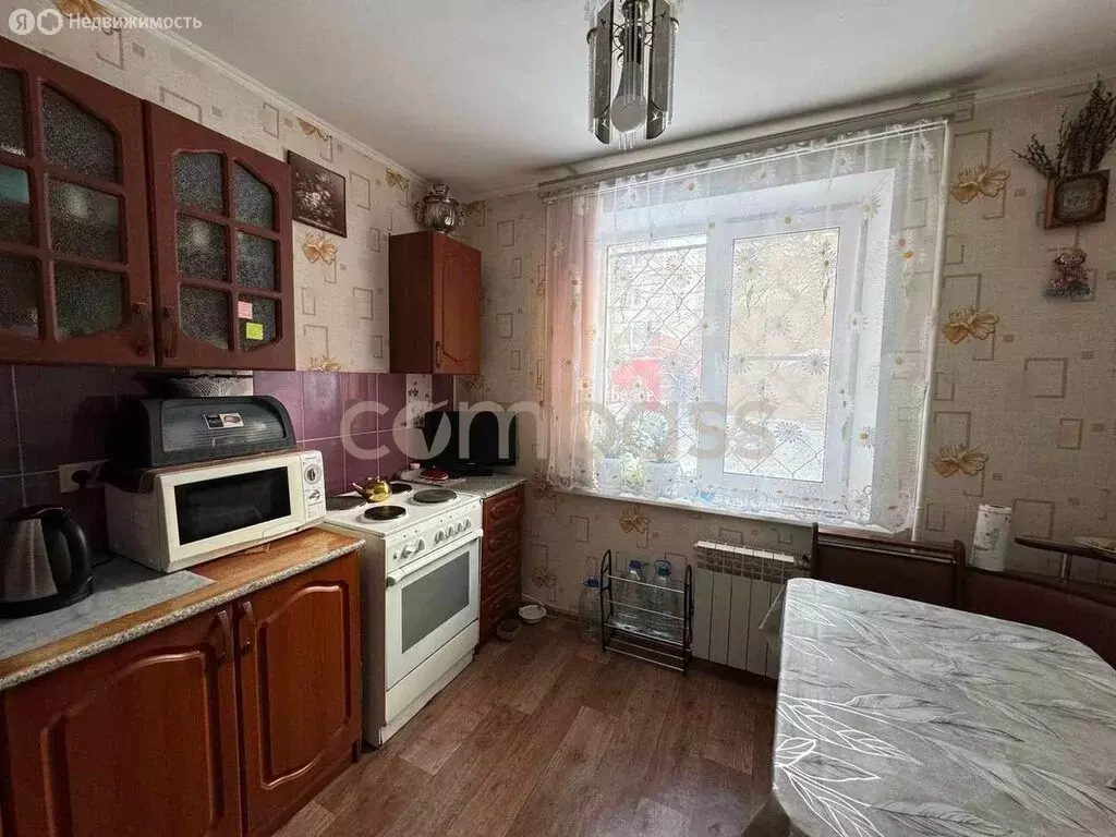 2-комнатная квартира: Тюмень, улица Газовиков, 25 (50 м) - Фото 1