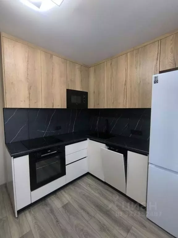 1-к кв. Омская область, Омск ул. 70 лет Октября, 3/5 (40.4 м) - Фото 1