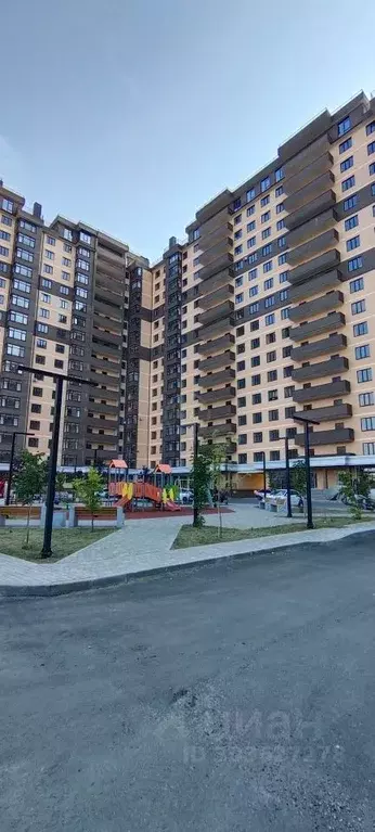 2-к кв. Карачаево-Черкесия, Черкесск Кавказская ул., 92 (64.0 м) - Фото 1
