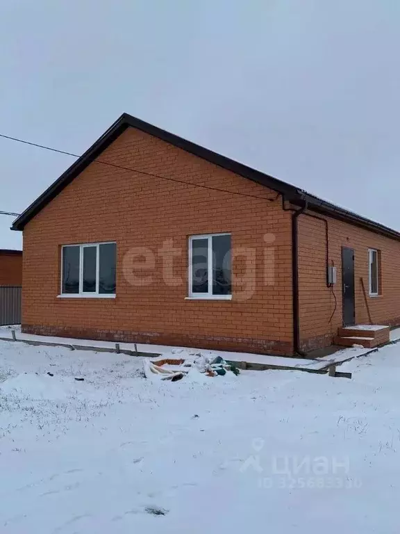 Дом в Краснодарский край, Ейский район, с. Кухаривка Северная ул. (74 ... - Фото 1