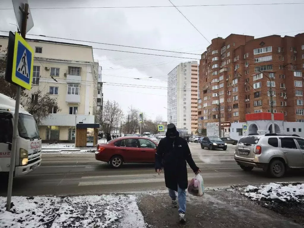 Торговая площадь в Башкортостан, Уфа ул. Ферина, 4 (277 м) - Фото 1