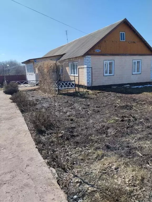 Дом в Оренбургская область, Переволоцкий район, с. Степановка Заречная ... - Фото 0