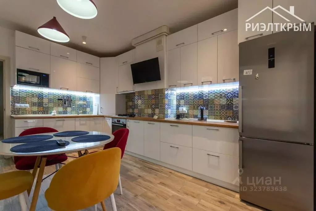 2-к кв. Крым, Симферополь ул. Балаклавская, 137 (80.0 м) - Фото 1