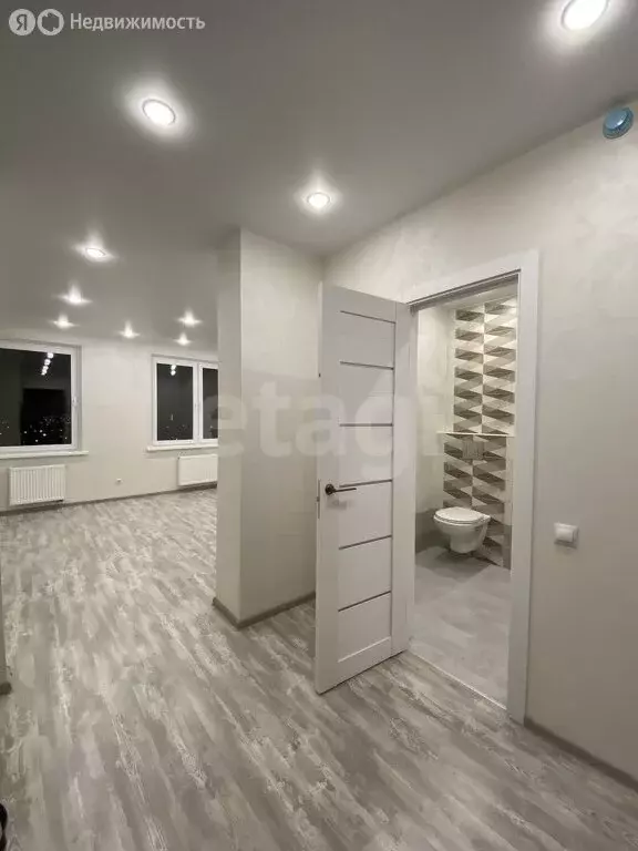 Квартира-студия: Тюмень, Ставропольская улица, 160/1 (27.4 м) - Фото 1
