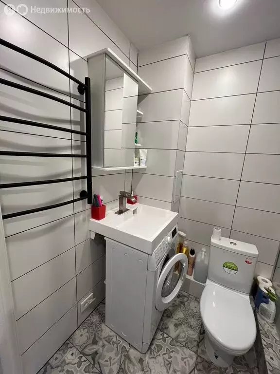 2-комнатная квартира: Красноярск, улица 60 лет Октября, 32 (45.3 м) - Фото 1