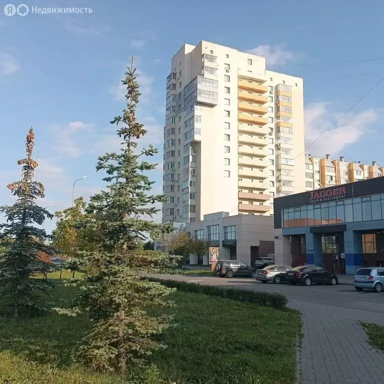 3-комнатная квартира: Челябинск, улица Академика Королёва, 1А (90 м) - Фото 1