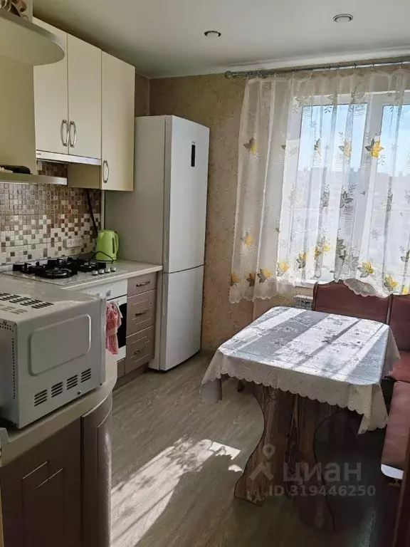 2-к кв. Ямало-Ненецкий АО, Новый Уренгой Советский мкр, 9/3 (53.0 м) - Фото 0