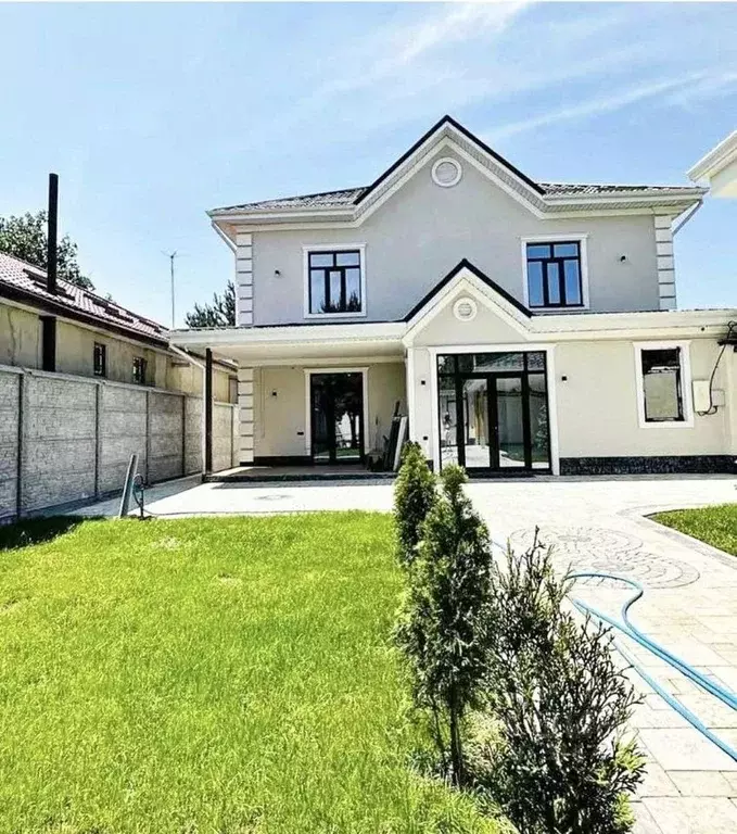 Дом в Краснодарский край, Краснодар Пригородная ул., 2/3 (146 м) - Фото 0