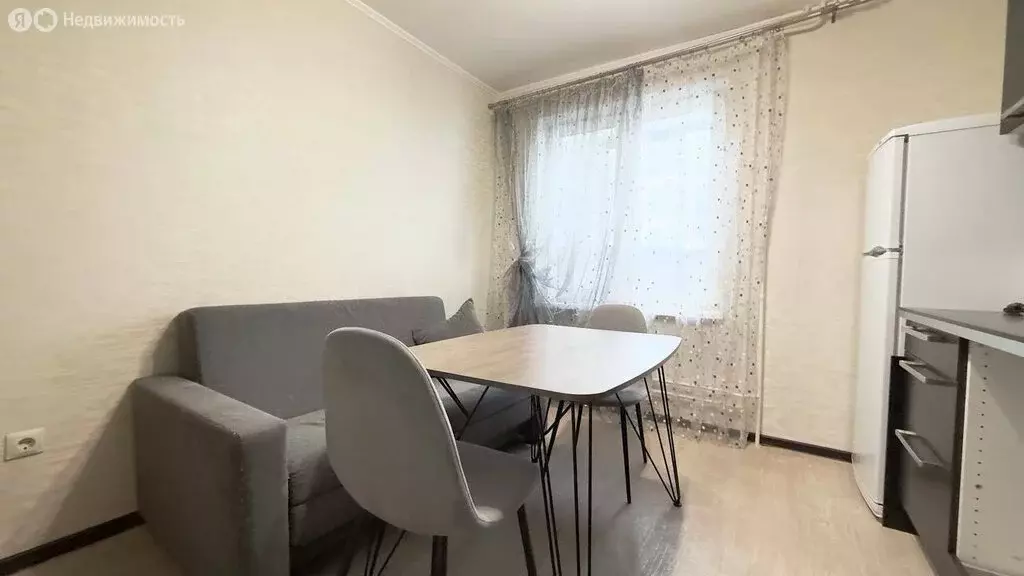 1-комнатная квартира: Екатеринбург, улица Павла Шаманова, 26 (39.6 м) - Фото 1