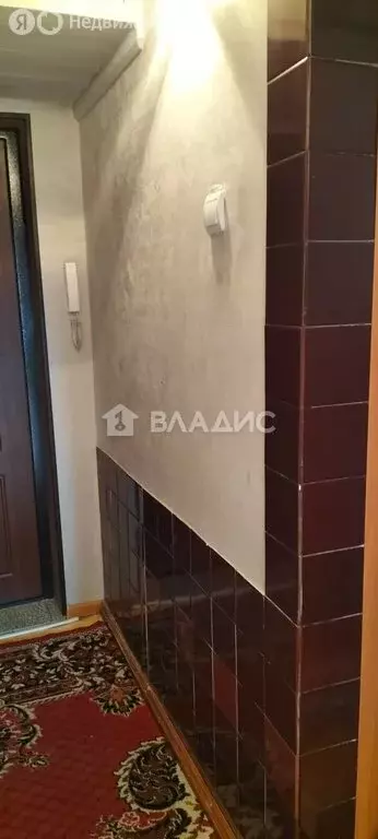 3-комнатная квартира: Бийск, улица Вали Максимовой, 7 (48.9 м) - Фото 0