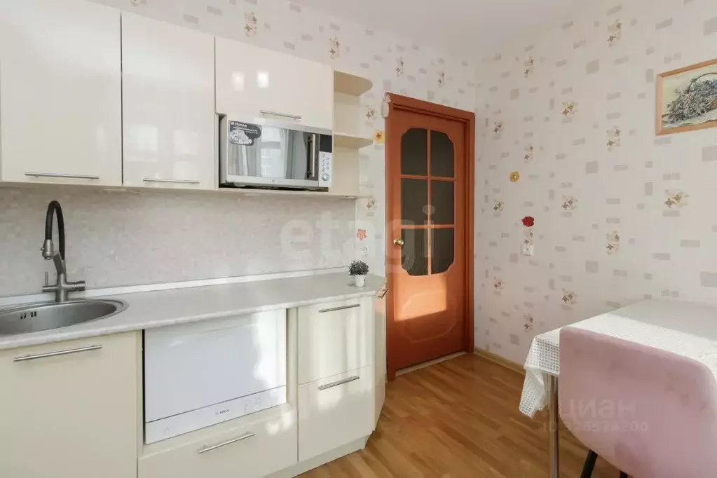 2-к кв. Тюменская область, Тюмень ул. Пермякова, 70к1 (61.9 м) - Фото 1