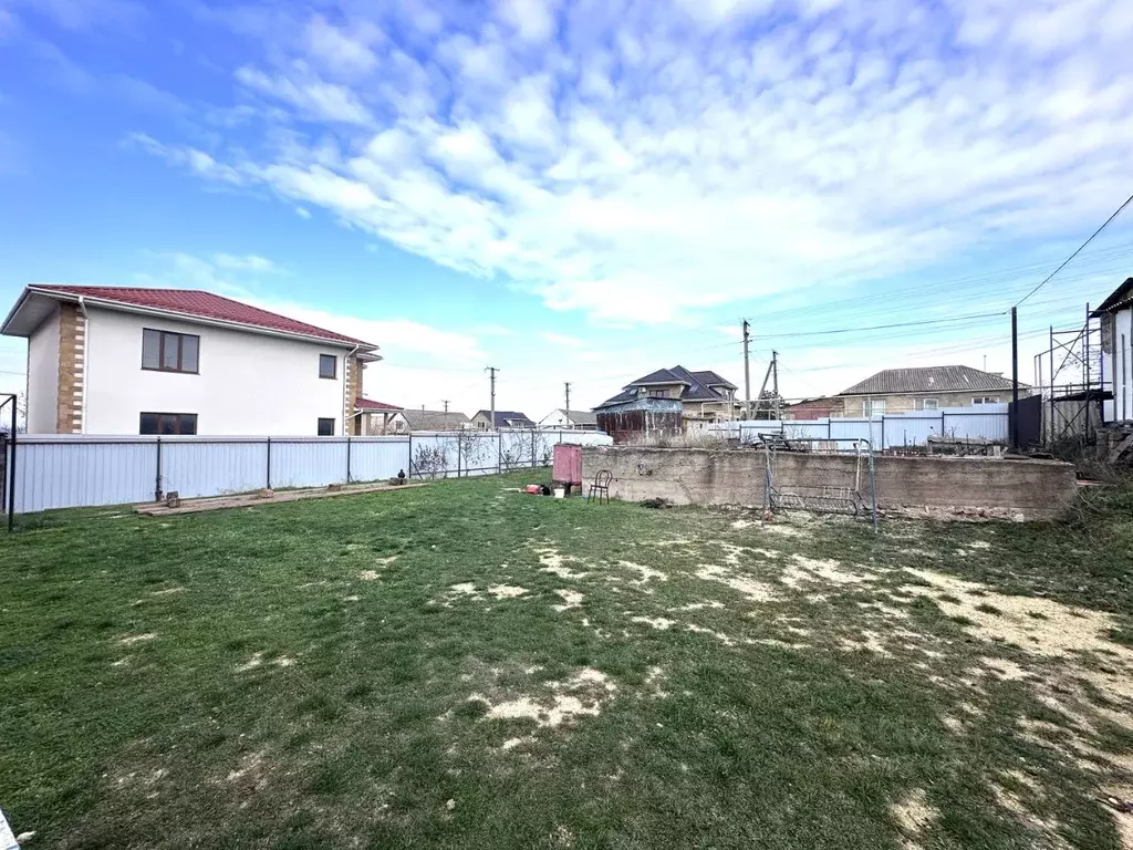 Участок в Крым, Симферопольский район, Чистенское с/пос, с. Фонтаны ... - Фото 1