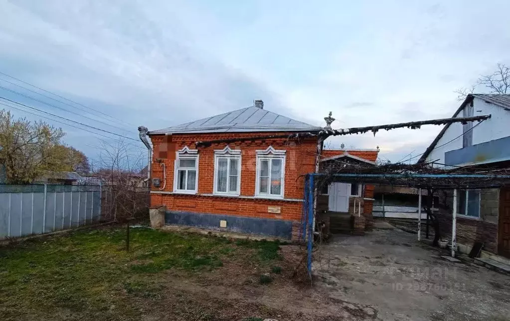 Дом в Адыгея, Майкоп городской округ, Ханская ст-ца ул. Комсомольская ... - Фото 1