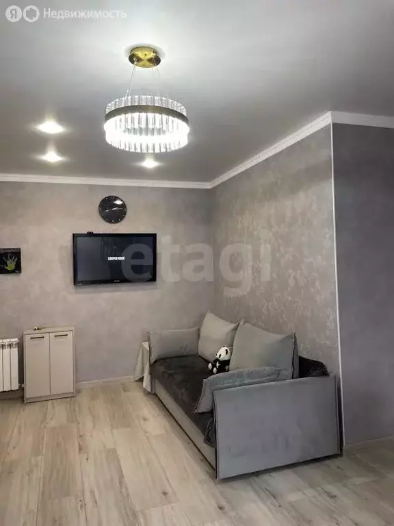 2-комнатная квартира: Владикавказ, улица Шамиля Джикаева, 7 (59 м) - Фото 1