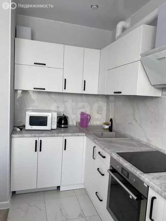 1-комнатная квартира: Ялуторовск, улица Новикова, 1 (33.5 м) - Фото 0