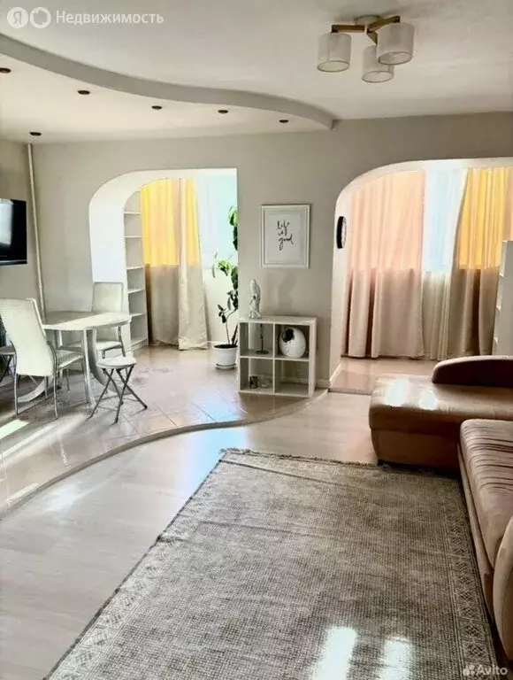 2-комнатная квартира: Хабаровск, улица Ленина, 13/1 (68 м) - Фото 0