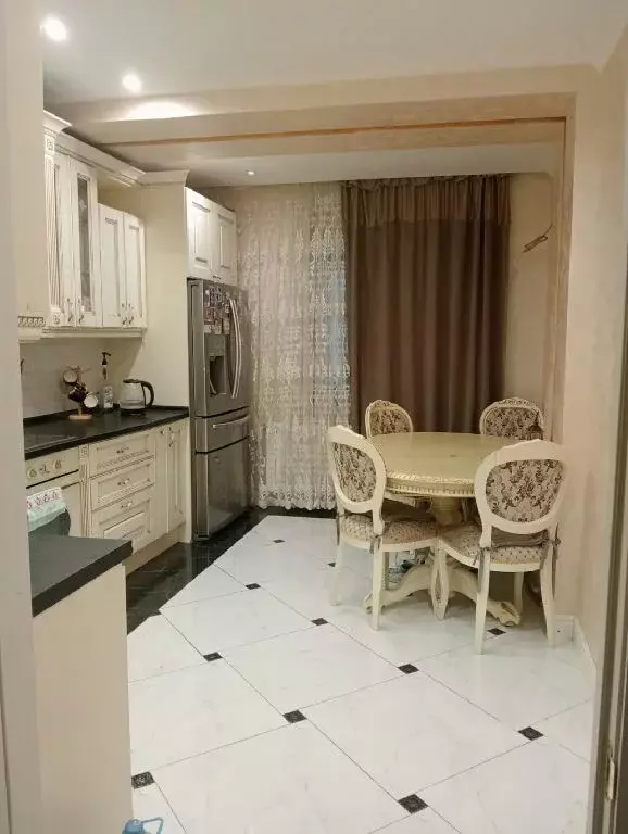 Продается 4-комнатная квартира - Фото 2