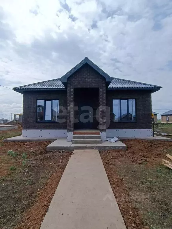 Дом в Оренбургская область, Оренбургский район, с. Благословенка ул. ... - Фото 1