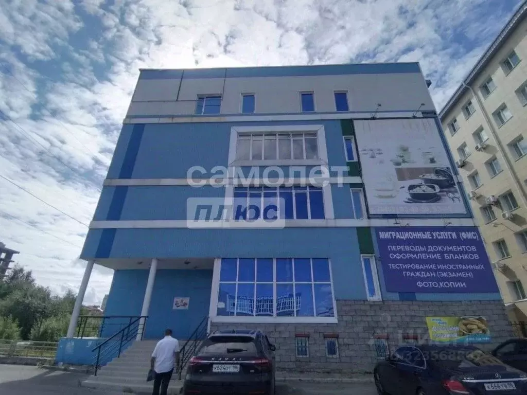 Торговая площадь в Ханты-Мансийский АО, Сургут ул. Профсоюзов, 56 (589 ... - Фото 1