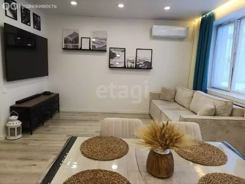 2-комнатная квартира: Мичуринск, Тамбовская улица, 10 (69.3 м) - Фото 1