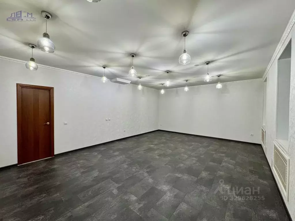 Торговая площадь в Санкт-Петербург Боровая ул., 36-38 (64 м) - Фото 1
