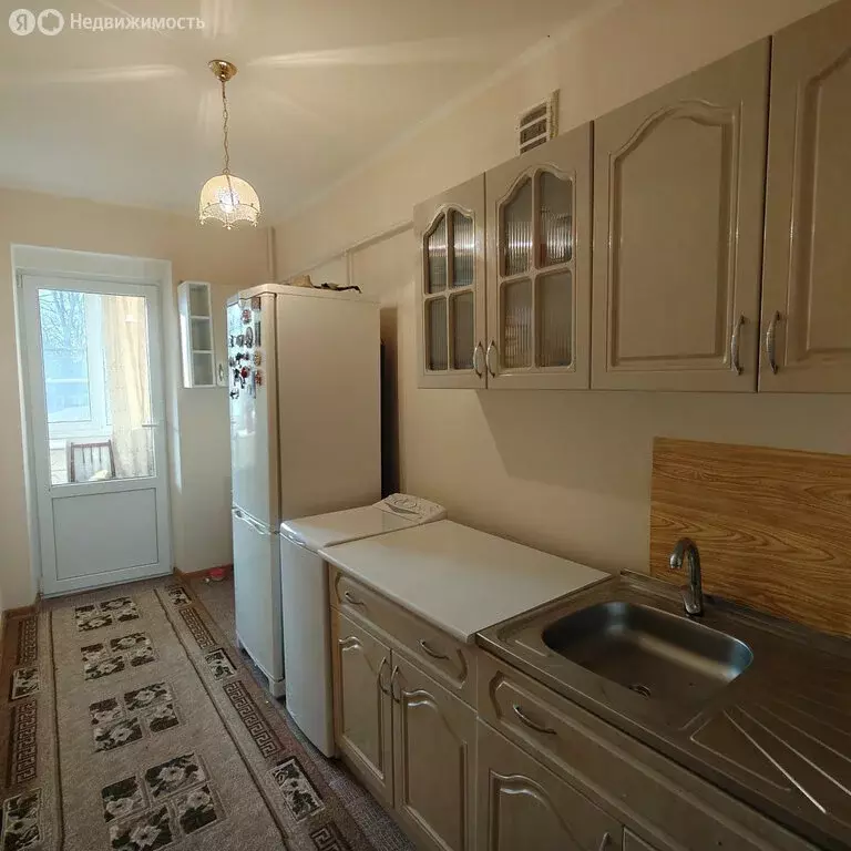 3-комнатная квартира: Старощербиновская, Красная улица, 63 (51.7 м) - Фото 1