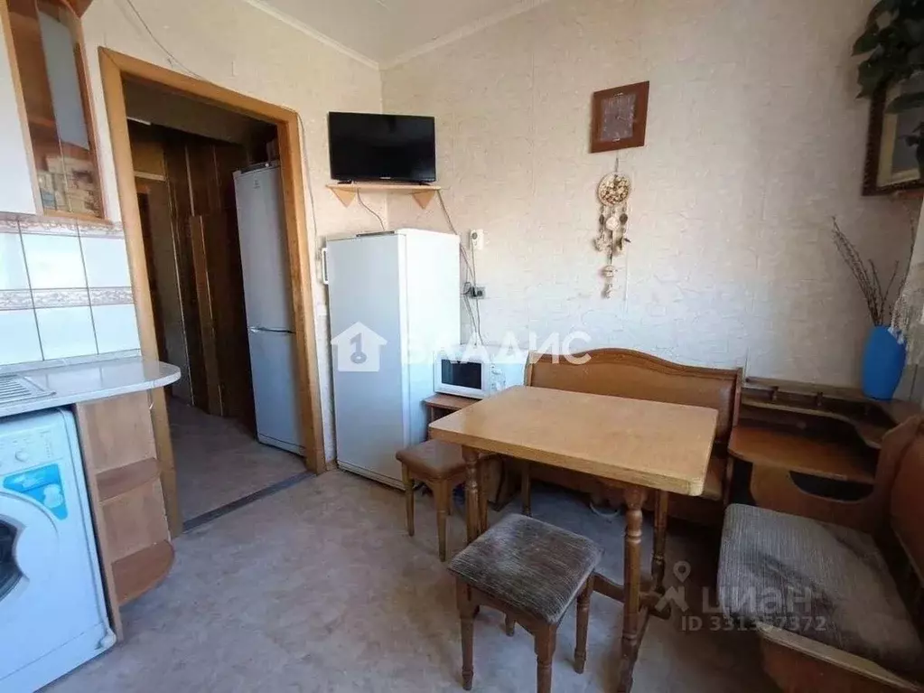 3-к кв. Белгородская область, Белгород ул. Буденного, 6 (71.4 м) - Фото 2