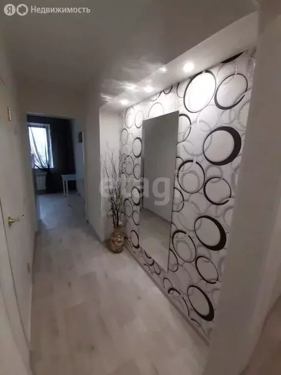 1-комнатная квартира: Омск, улица Крупской, 12 (45 м) - Фото 1