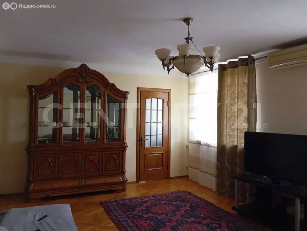 3-комнатная квартира: Махачкала, улица Магомета Гаджиева, 194 (94 м) - Фото 1