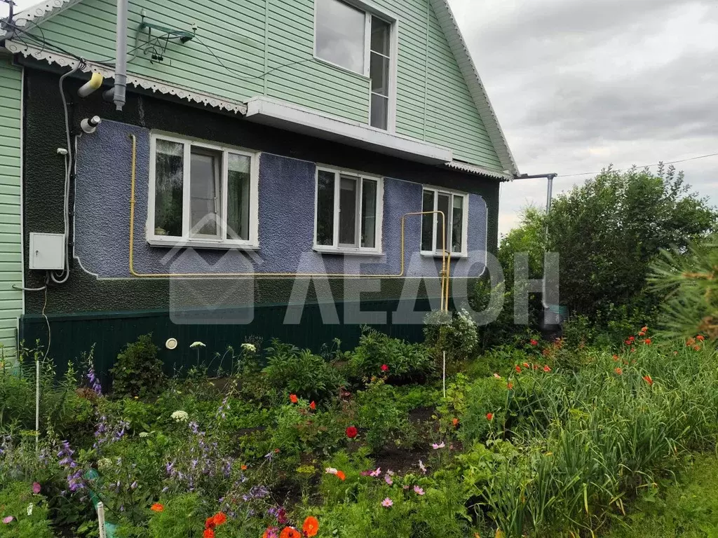 Дом в Омская область, Марьяновский район, пос. Конезаводский ... - Фото 1