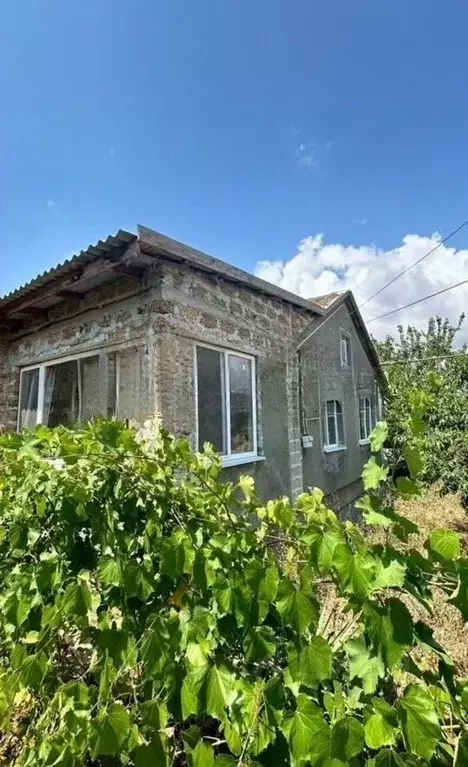 Дом в Крым, Сакский район, с. Уютное ул. Ленина, 15 (87 м) - Фото 1