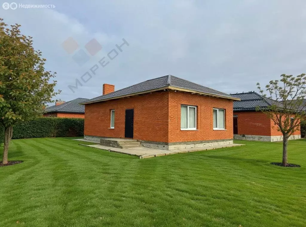 Дом в аул Тахтамукай, Юбилейная улица, 34 (100 м) - Фото 1