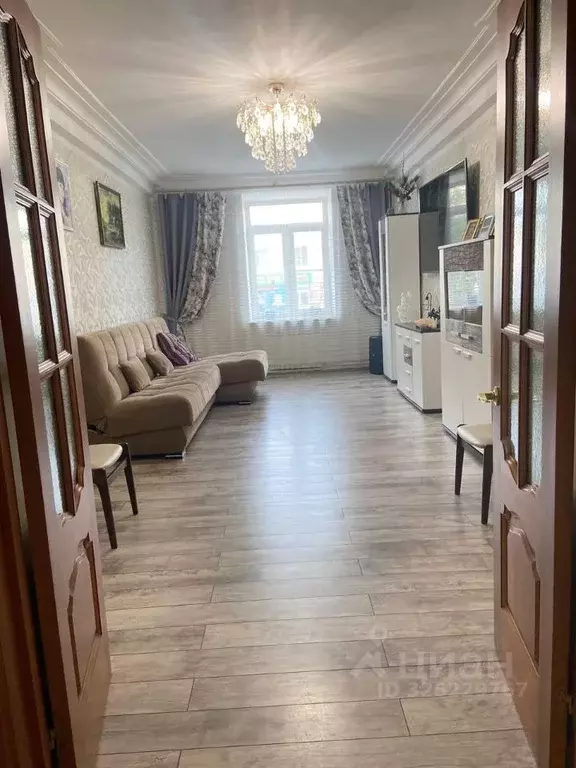 3-к кв. Челябинская область, Миасс просп. Автозаводцев, 32 (91.0 м) - Фото 1