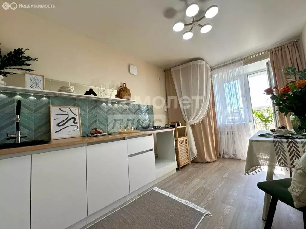 3-комнатная квартира: посёлок Сурок, улица Дружбы, 12 (72.1 м) - Фото 1