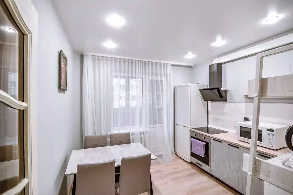 3-к кв. Сахалинская область, Южно-Сахалинск ул. Ленина, 325 (66.0 м) - Фото 1