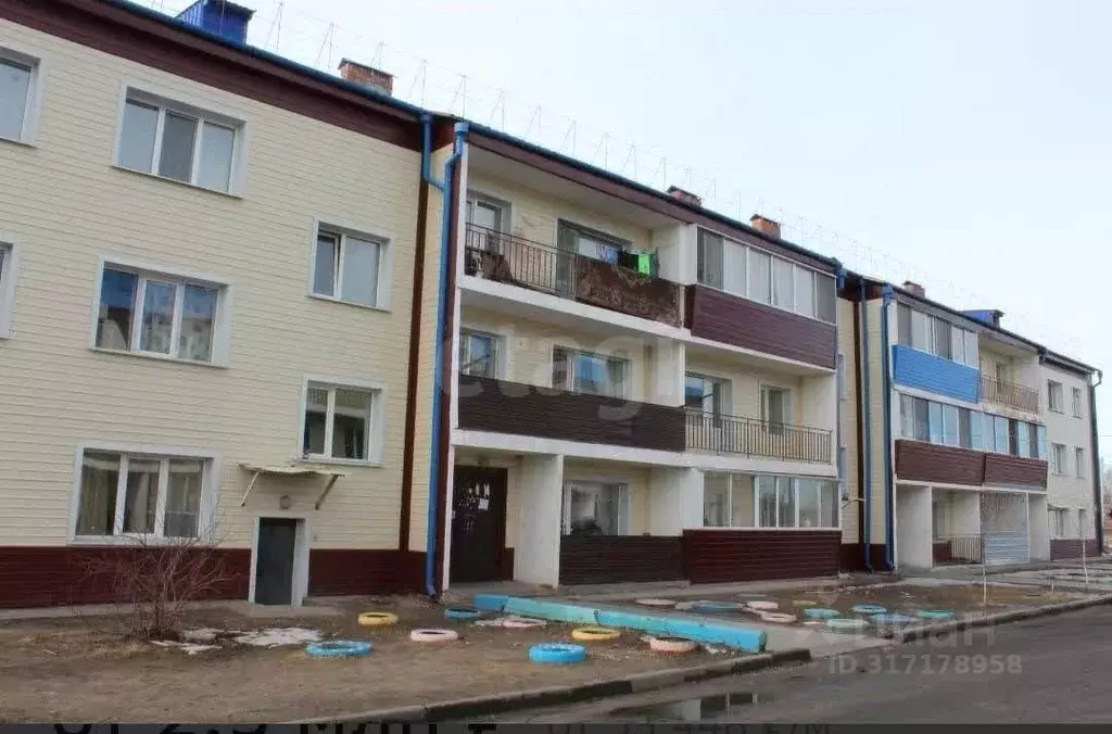 3-к кв. Амурская область, Белогорский муниципальный округ, с. ... - Фото 1