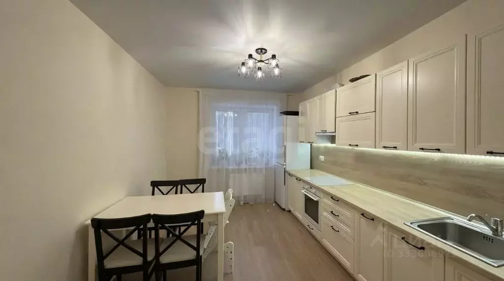 3-к кв. Татарстан, Казань ул. Родины, 33Бк1 (82.4 м) - Фото 1