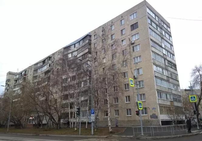 3-комнатная квартира: Тюмень, улица Свердлова, 20 (65.2 м) - Фото 1