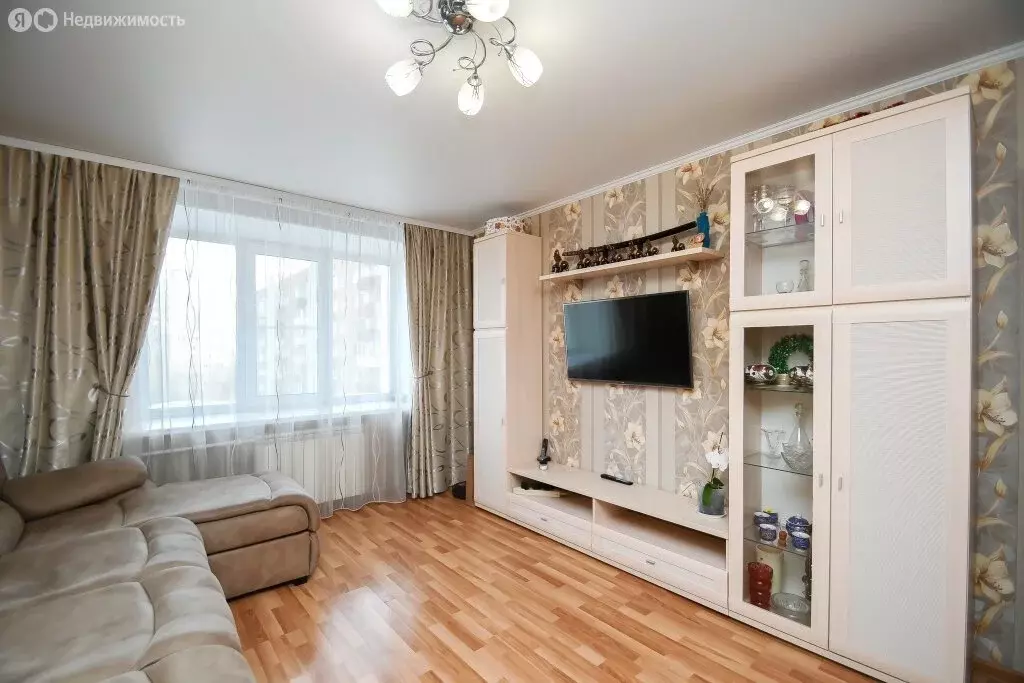 4-комнатная квартира: Омск, улица Красный Путь, 18 (72.8 м) - Фото 0