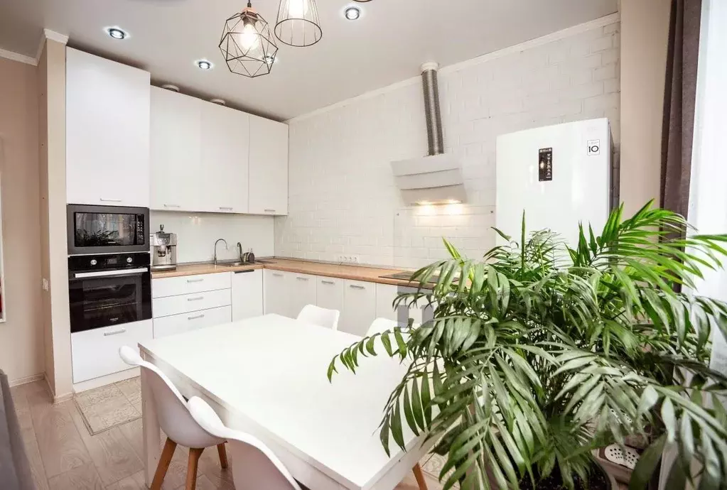 2-к кв. Челябинская область, Челябинск просп. Героя России Е.Н. ... - Фото 1