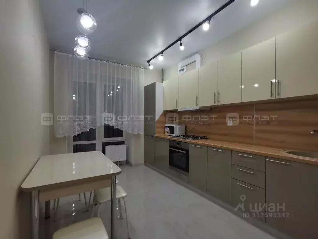 2-к кв. Татарстан, Казань ул. Николая Ершова, 62Вк1 (54.0 м) - Фото 1