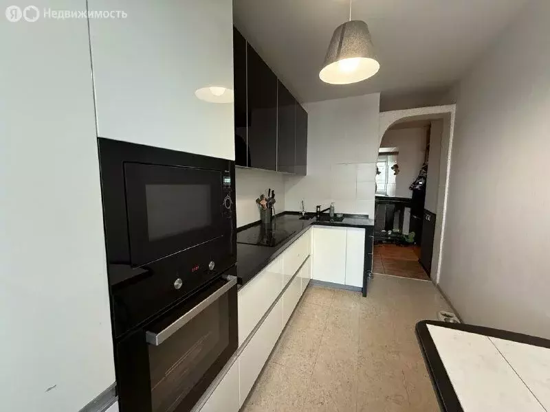 3-комнатная квартира: Екатеринбург, улица Академика Шварца, 18к2 (64 ... - Фото 2