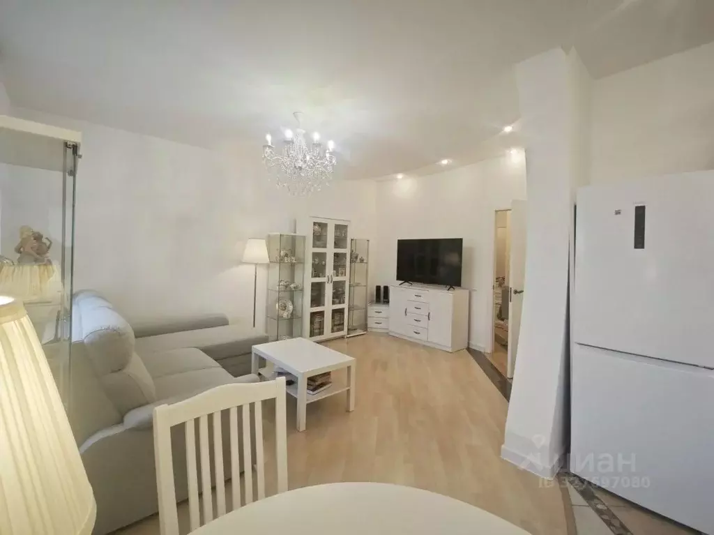 2-к кв. Псковская область, Псков Октябрьский просп., 40 (55.7 м) - Фото 1