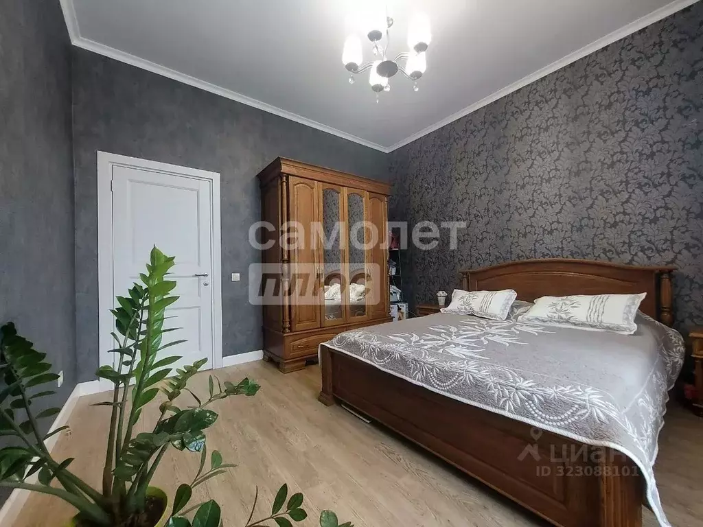 3-к кв. Курская область, Курск Хуторская ул., 4 (93.8 м) - Фото 1