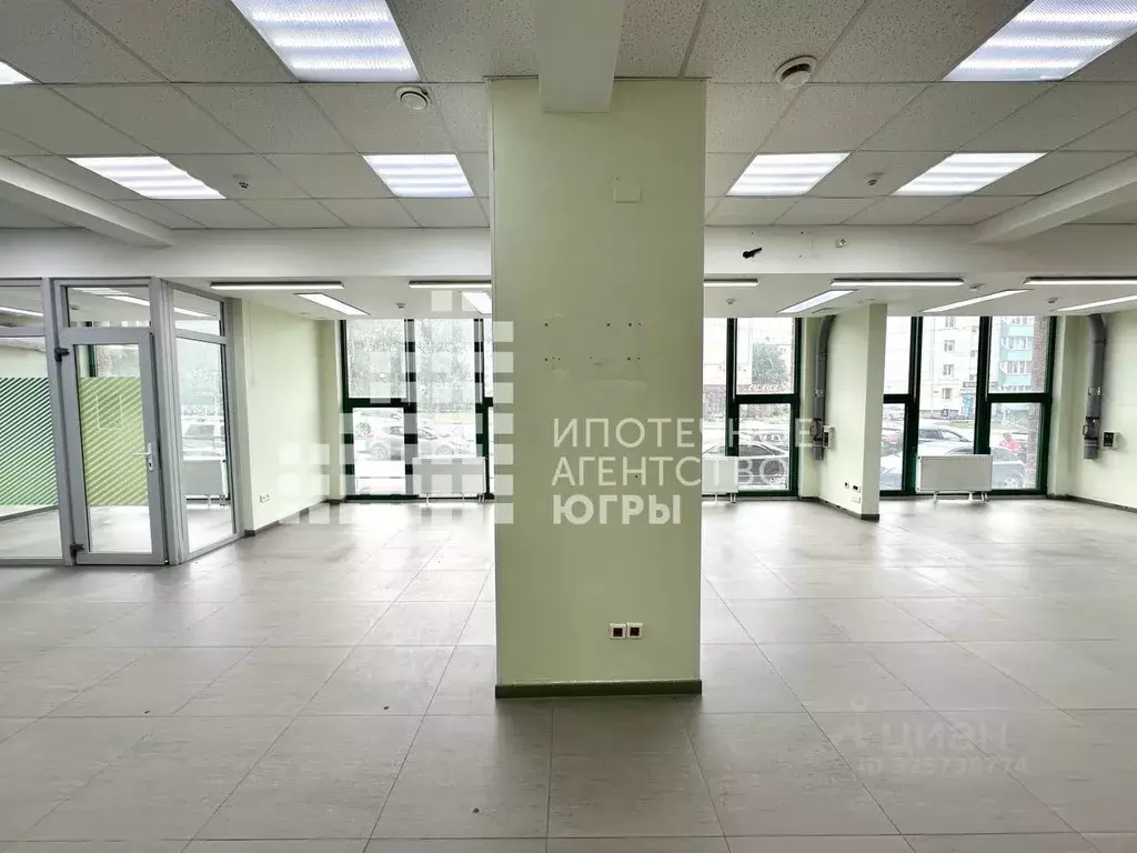 Офис в Ханты-Мансийский АО, Ханты-Мансийск ул. Энгельса, 3 (195 м) - Фото 1