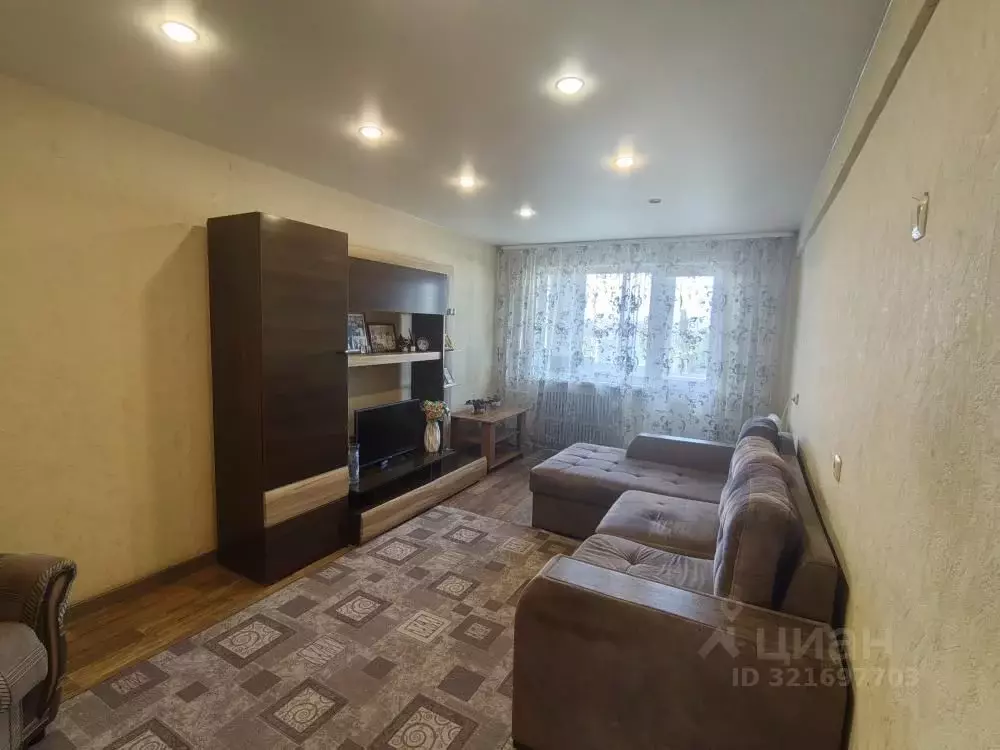 2-к кв. Омская область, Омск Звездный мкр, ул. Лисицкого, 3А (45.0 м) - Фото 1