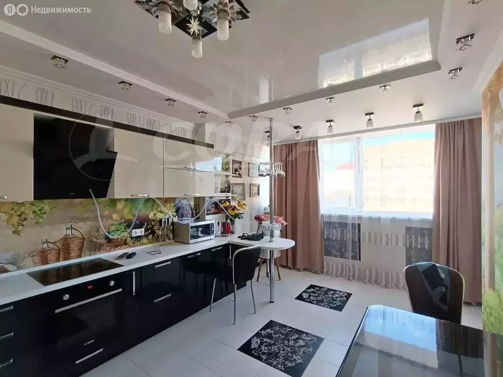 2-комнатная квартира: Тюмень, бульвар Бориса Щербины, 18 (61 м) - Фото 2