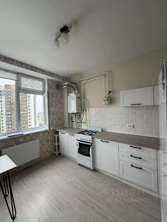 1-к кв. Крым, Симферополь ул. Батурина, 131 (40.0 м) - Фото 0