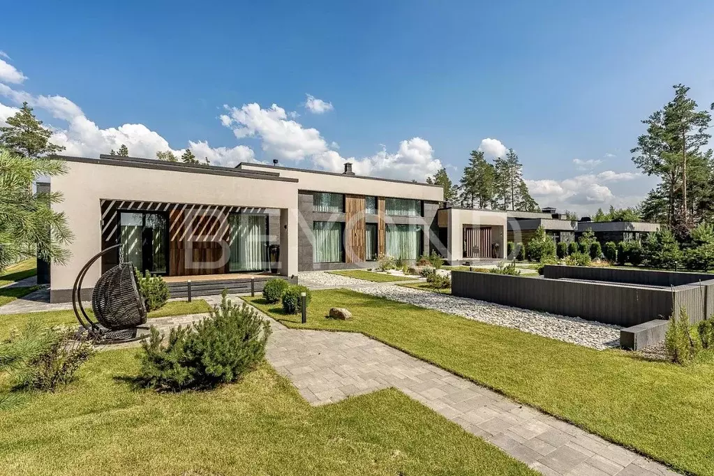 Дом в Ленинградская область, Выборгский район, Первомайское с/пос, Лес ... - Фото 1