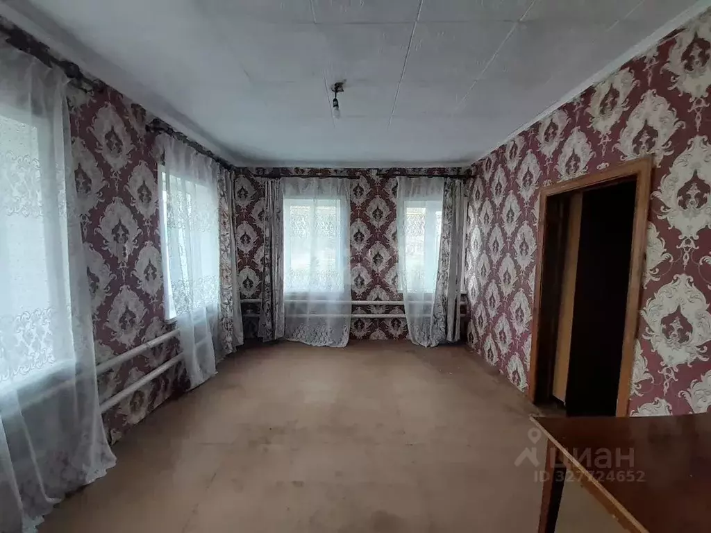 Дом в Саратовская область, Балашовский район, с. Тростянка Советская ... - Фото 1